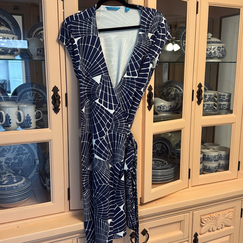 Tori Richard Honolulu Wrap Dress - Picture 2 of 12